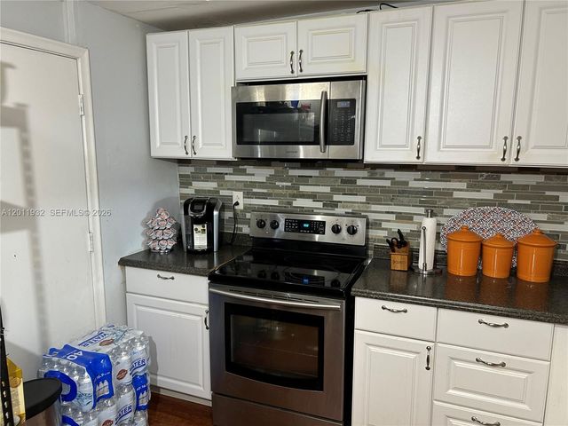 5435 NW 10th Ct 106, Plantation, FL 33313