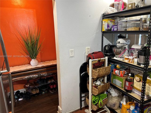 5435 NW 10th Ct 106, Plantation, FL 33313