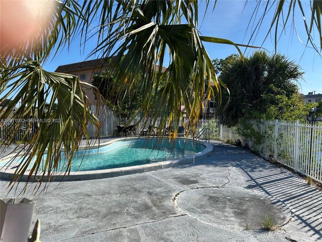 5435 NW 10th Ct 106, Plantation, FL 33313