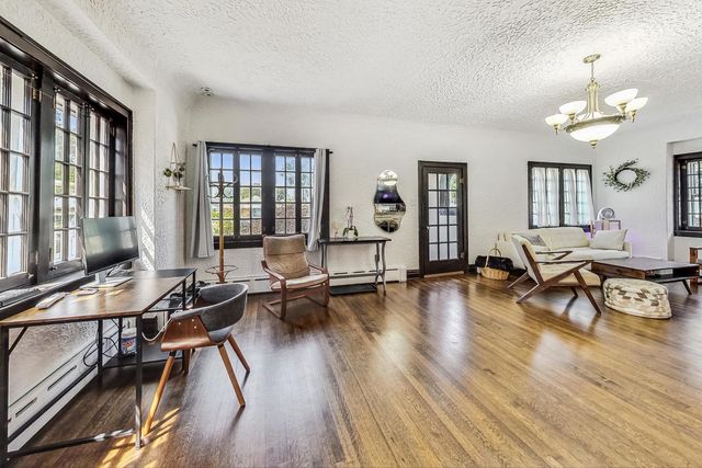7102 Riverside Drive, Berwyn, IL 60402