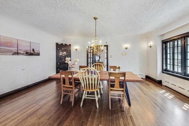 7102 Riverside Drive, Berwyn, IL 60402