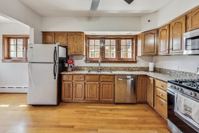 7102 Riverside Drive, Berwyn, IL 60402