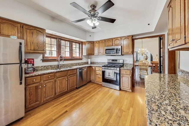 7102 Riverside Drive, Berwyn, IL 60402