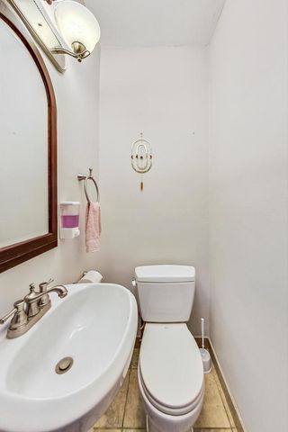 7102 Riverside Drive, Berwyn, IL 60402