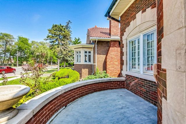 7102 Riverside Drive, Berwyn, IL 60402