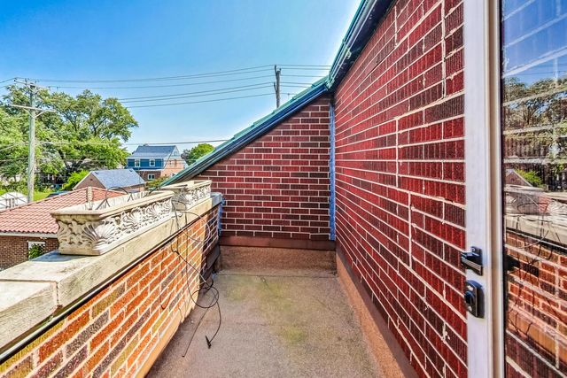 7102 Riverside Drive, Berwyn, IL 60402
