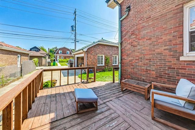 7102 Riverside Drive, Berwyn, IL 60402