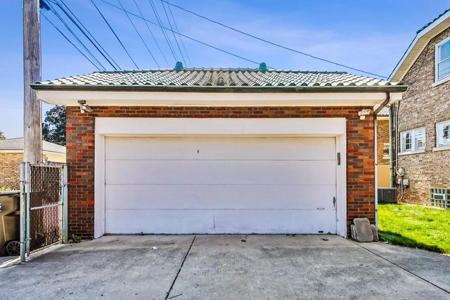 7102 Riverside Drive, Berwyn, IL 60402