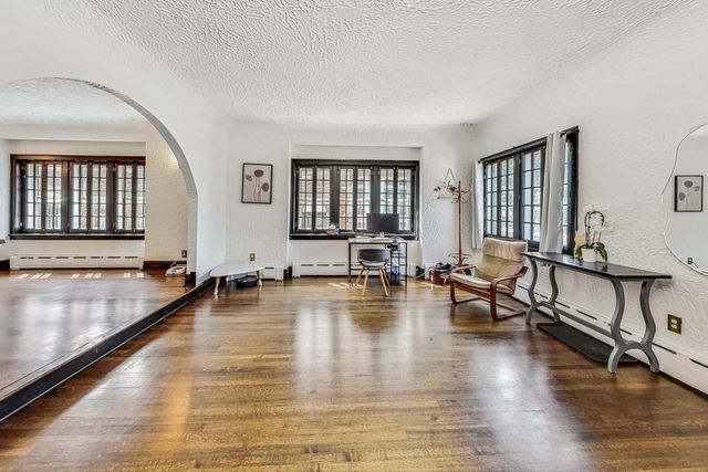 7102 Riverside Drive, Berwyn, IL 60402