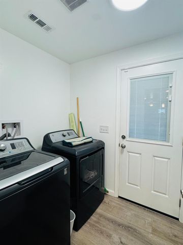 3761 Arizona Ave, Riverbank, CA 95367