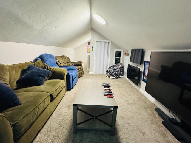 3761 Arizona Ave, Riverbank, CA 95367