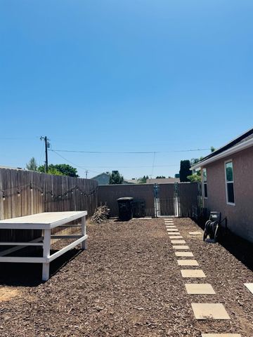 3761 Arizona Ave, Riverbank, CA 95367