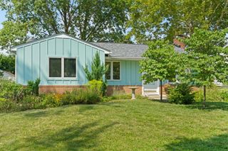 2786 Woodstock Road, Upper Arlington, OH 43221