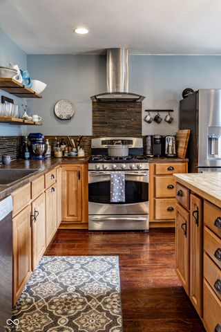 7432 Glenview Drive W, Indianapolis, IN 46250