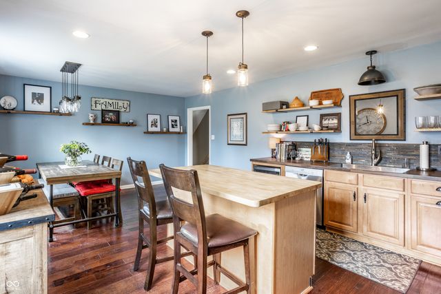 7432 Glenview Drive W, Indianapolis, IN 46250