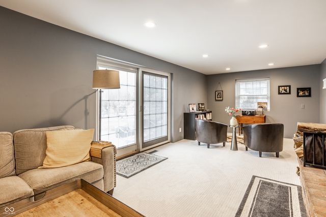 7432 Glenview Drive W, Indianapolis, IN 46250