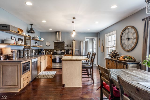 7432 Glenview Drive W, Indianapolis, IN 46250