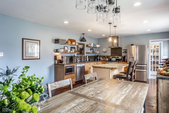 7432 Glenview Drive W, Indianapolis, IN 46250