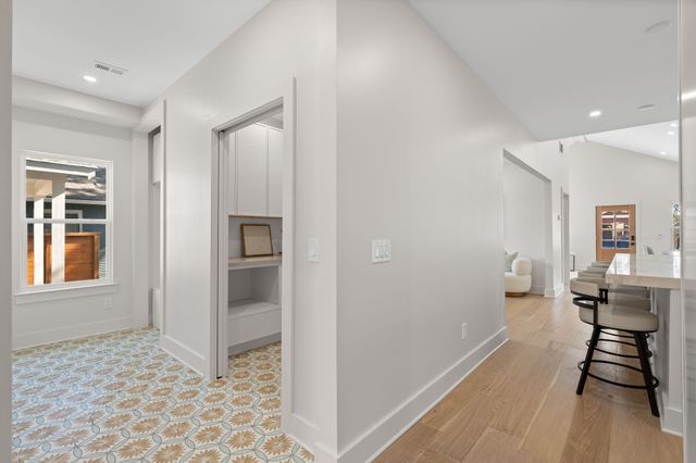 1011 W Cottage Street, Houston, TX 77009