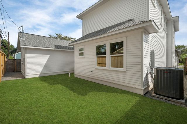 1011 W Cottage Street, Houston, TX 77009