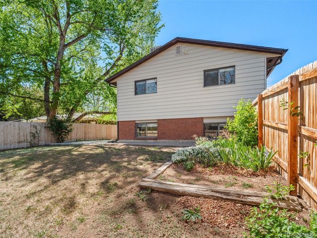 8640 W Jewell Avenue, Lakewood, CO 80232
