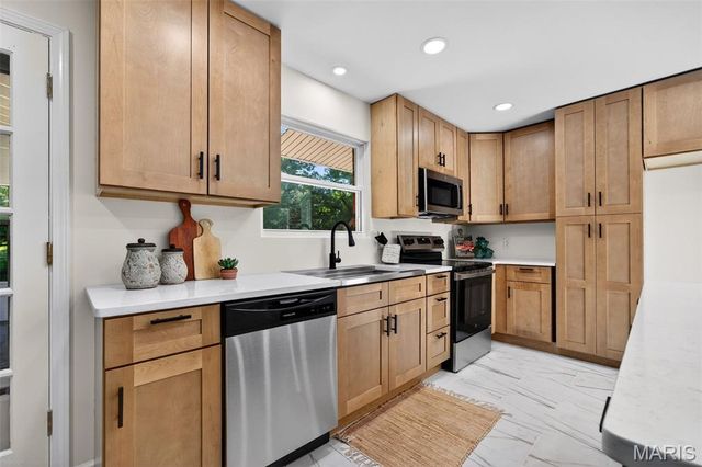 14545 Pembury Drive, Chesterfield, MO 63017