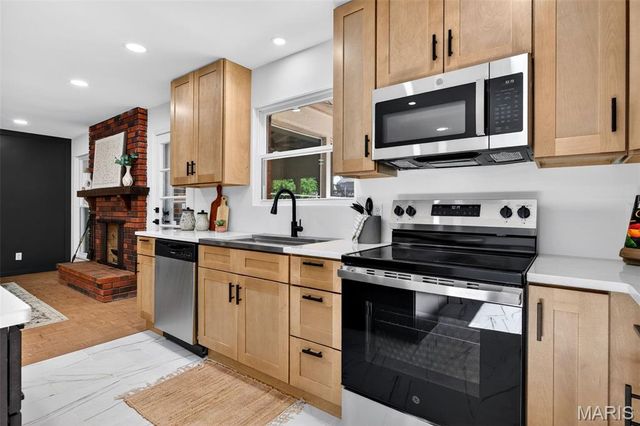 14545 Pembury Drive, Chesterfield, MO 63017
