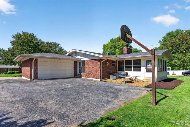 14545 Pembury Drive, Chesterfield, MO 63017