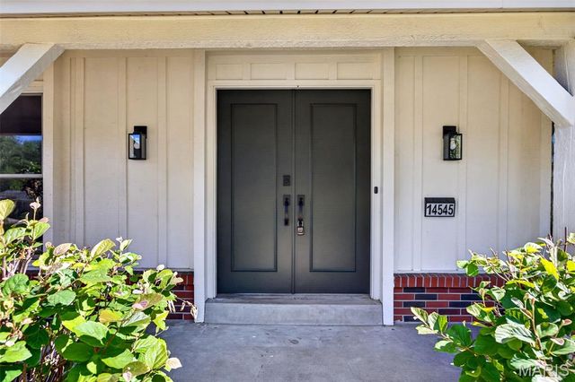 14545 Pembury Drive, Chesterfield, MO 63017
