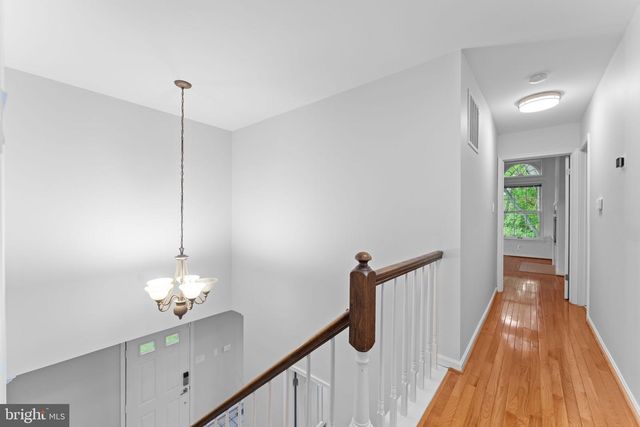 8952 KENILWORTH DR, Burke, VA 22015
