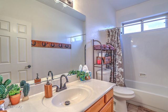 10690 E Placita Guajira, Tucson, AZ 85730