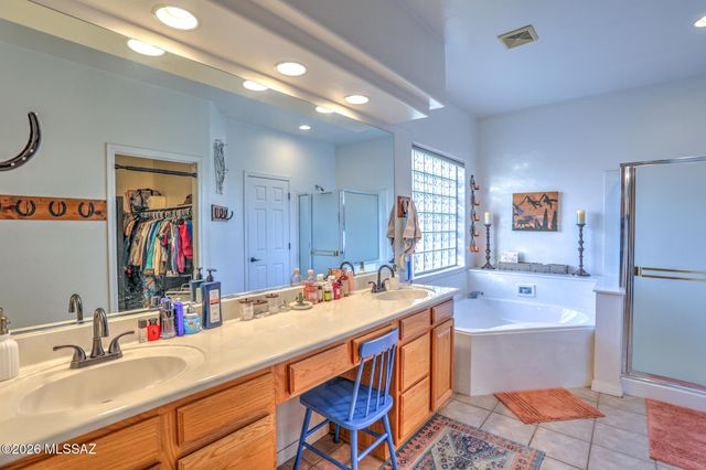 10690 E Placita Guajira, Tucson, AZ 85730