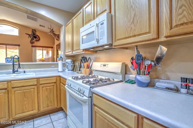 10690 E Placita Guajira, Tucson, AZ 85730