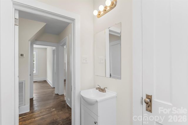 608 E Concord Street, Morganton, NC 28655