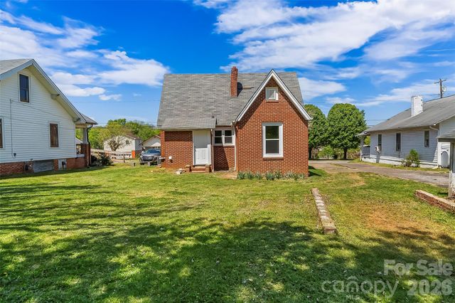 608 E Concord Street, Morganton, NC 28655