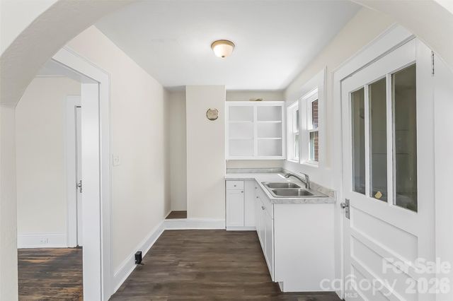 608 E Concord Street, Morganton, NC 28655