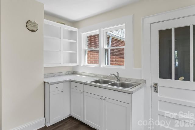 608 E Concord Street, Morganton, NC 28655
