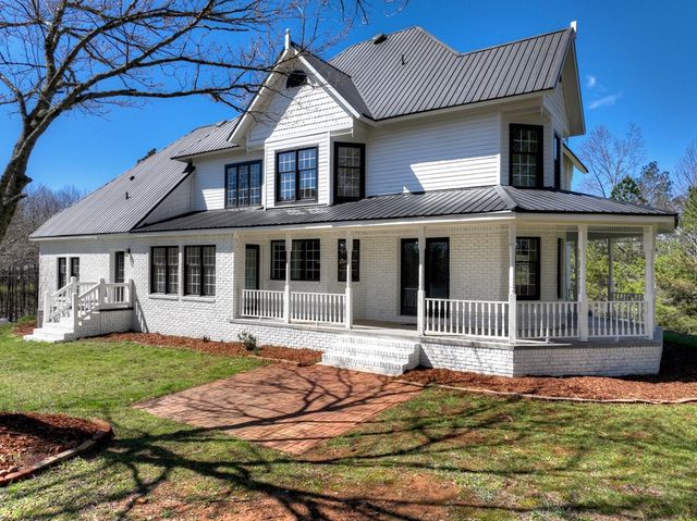 229-A Crossroads Church Road, Ellijay, GA 30540