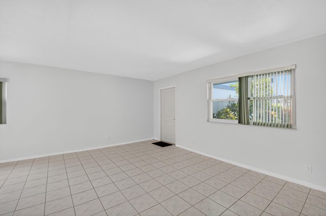 294 Tuscany Lane, Delray Beach, FL 33446