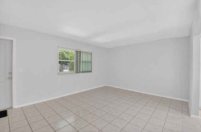 294 Tuscany Lane, Delray Beach, FL 33446