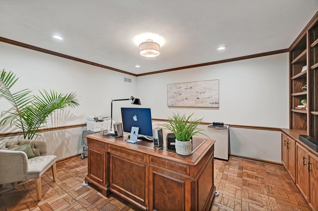 5 Regent Court, Burr Ridge, IL 60527