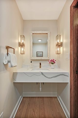 5 Regent Court, Burr Ridge, IL 60527