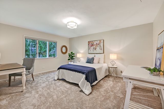 5 Regent Court, Burr Ridge, IL 60527