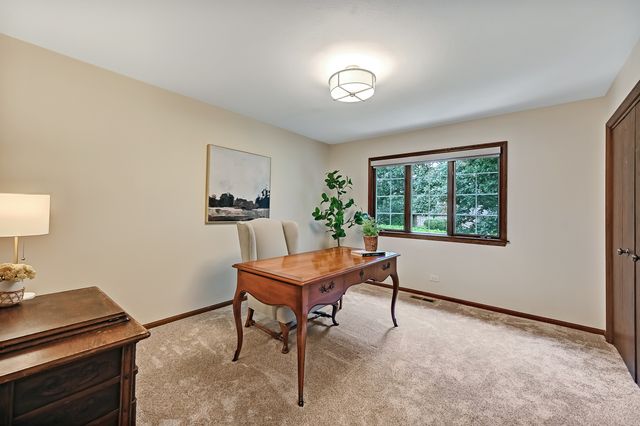 5 Regent Court, Burr Ridge, IL 60527