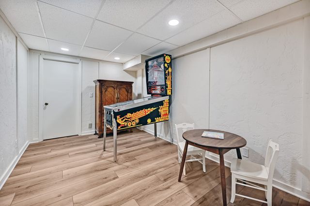 5 Regent Court, Burr Ridge, IL 60527
