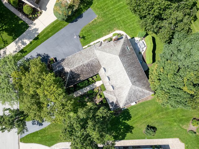 5 Regent Court, Burr Ridge, IL 60527