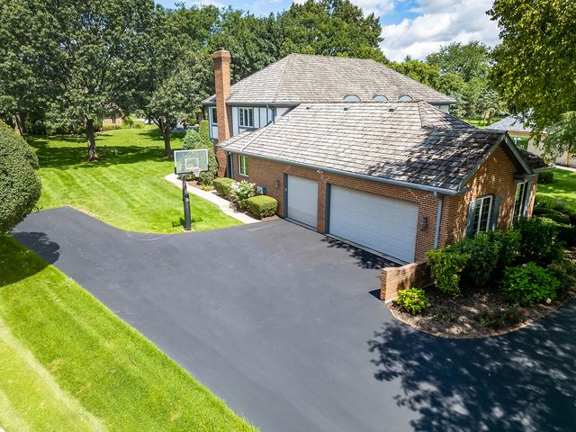 5 Regent Court, Burr Ridge, IL 60527