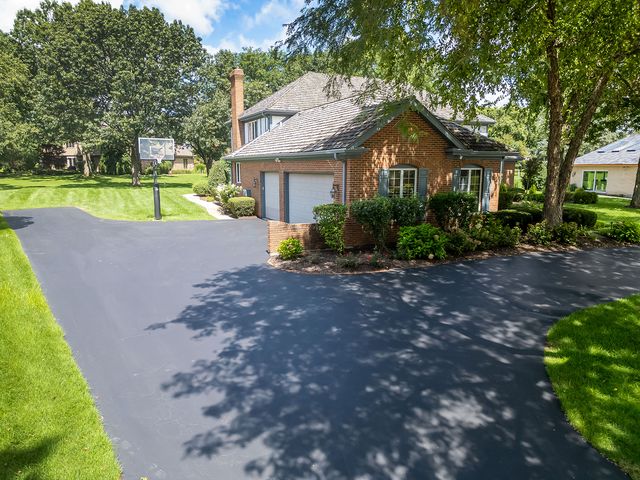 5 Regent Court, Burr Ridge, IL 60527