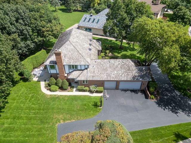 5 Regent Court, Burr Ridge, IL 60527