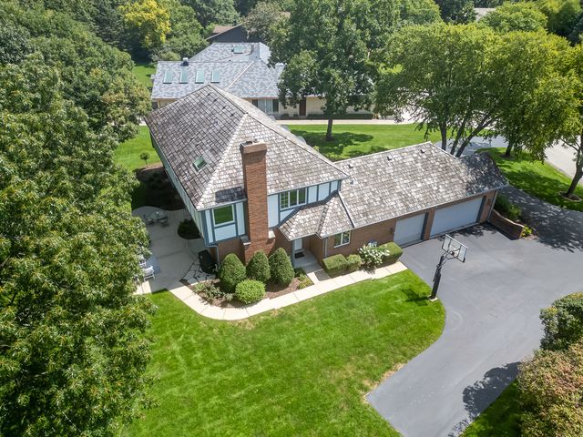 5 Regent Court, Burr Ridge, IL 60527